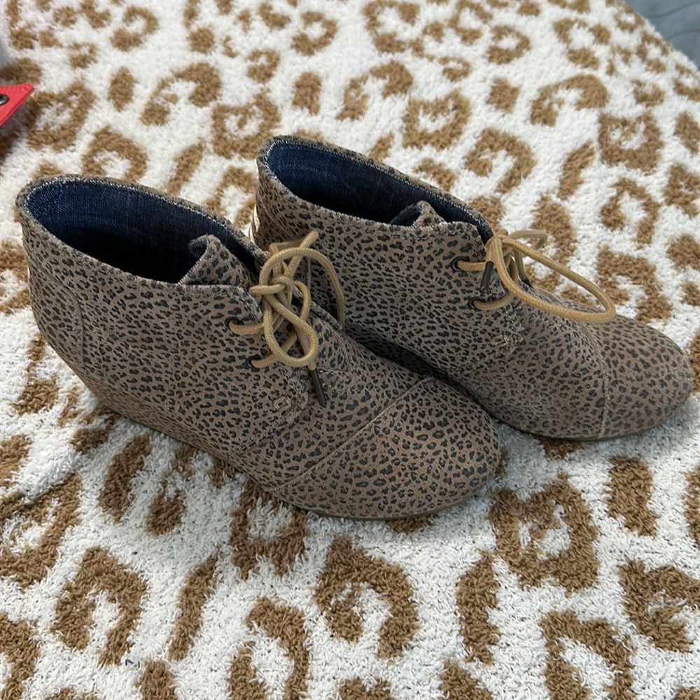 Size 7 Toms